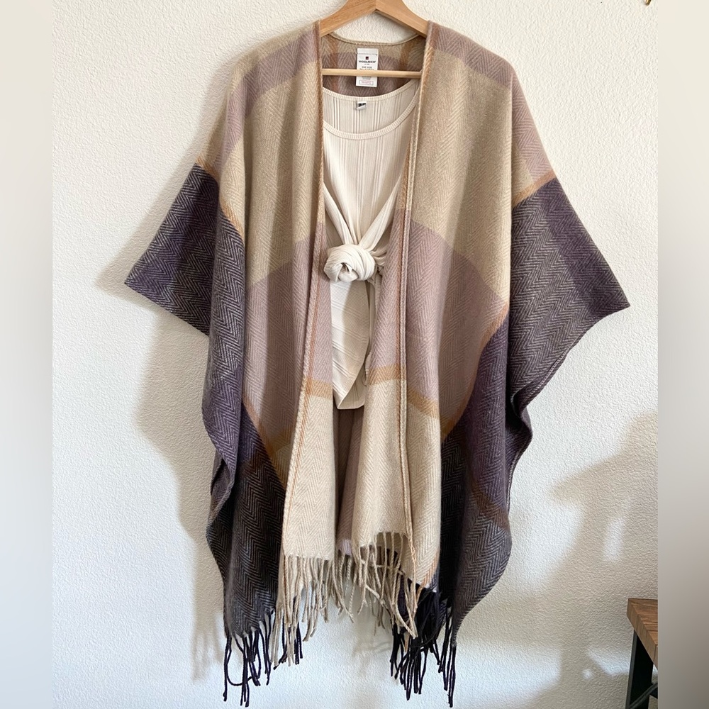 Woolrich open poncho